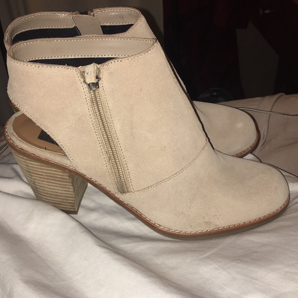 DOLCE VITA
Daylon Suede Bootie - Picture 9 of 11